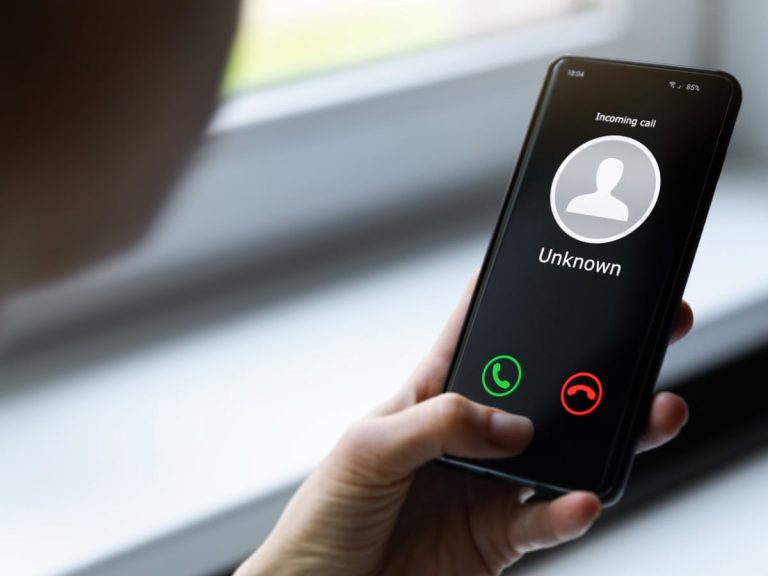 Why Does Verizon Voicemail Keeps Calling Me? (Answered)